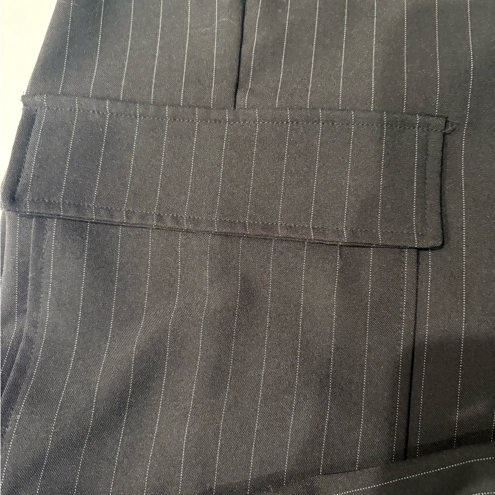 Adrianna Papell Black Pinstripe Cropped Wide Leg Cargo Pants Size 14 - Picture 2 of 4